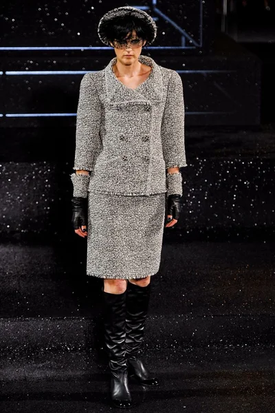 Look 2